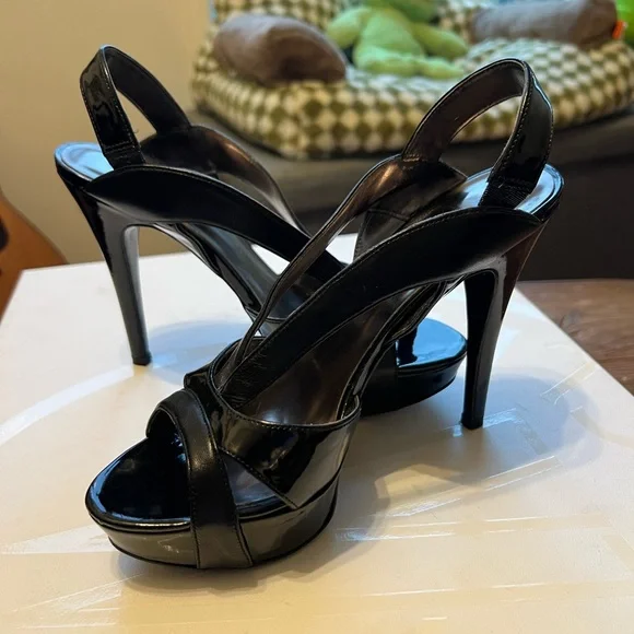 GUESS strap platform heels - Picture 2 of 3